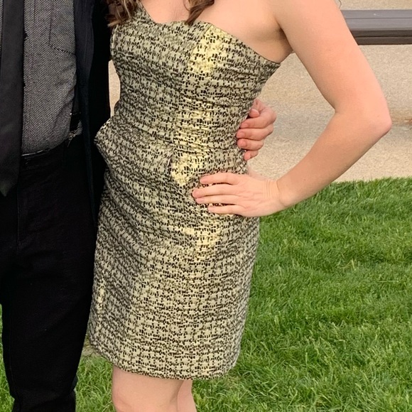 H&M Dresses & Skirts - H&M Women’s Sleeveless Gold & Black Cocktail Dress